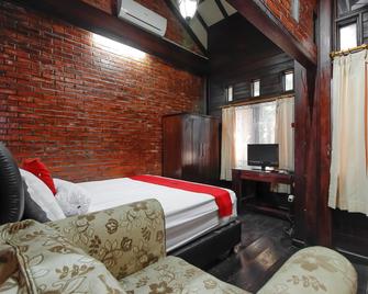 RedDoorz @ Cilandak Timur - Jakarta - Bedroom