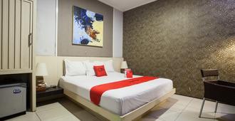 RedDoorz Near Ciputra World - Surabaya - Bedroom