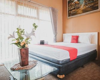 KoolKost Syariah near Plaza Ambarukmo (Minimum Stay 30 Nights) - Depok - Habitación