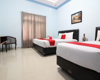 RedDoorz Plus @ Timoho - Yogyakarta - Habitación