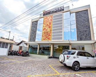 RedDoorz Plus @ Jalan Kaliurang - Ngaglik - Building