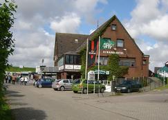 Strandhotel Neuharlingersiel - Neuharlingersiel - Building