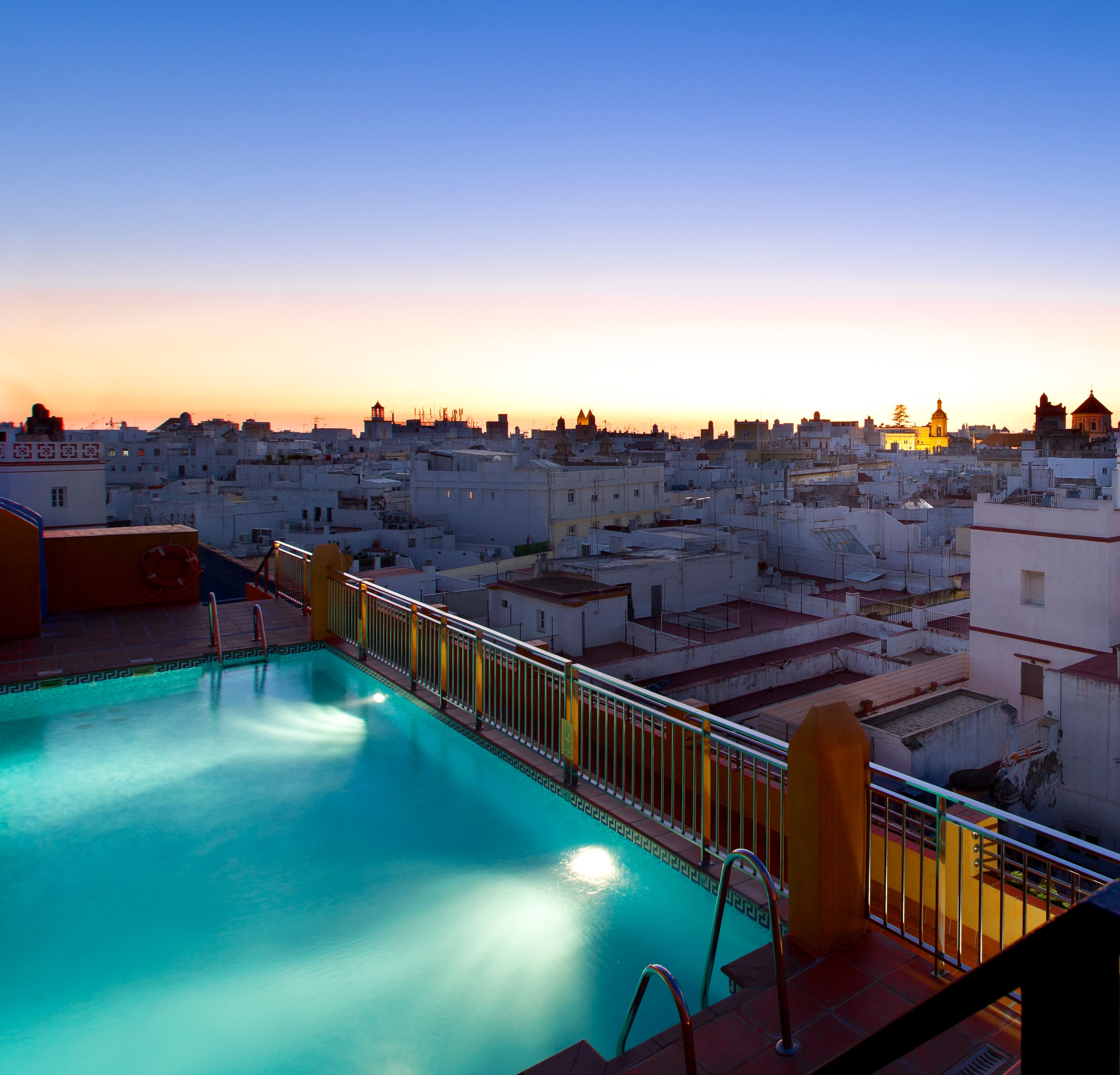 Senator Cádiz Spa Hotel - Cádiz - Piscina