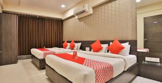 Hotel Royal Rituals - Surat - Bedroom