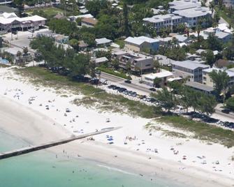 Bird's Nest Beach Townhomes - Bradenton Beach - Strand