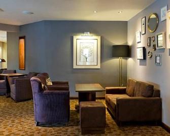 Premier Inn Inverness Centre - Inverness - Lounge