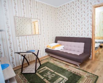 Katariina Guesthouse - Раквере - Вітальня