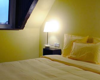 Hotel Du Clocher - Rodez - Bedroom