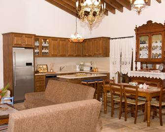 Xenios Cottages - Lofou - Dining room