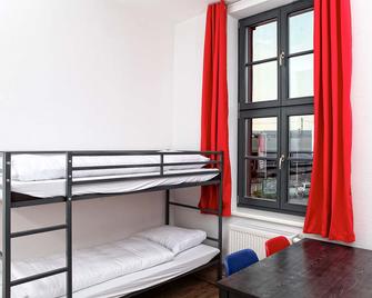 Hostel Am Güterbahnhof - Neubrandenburg - Bedroom