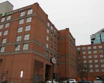 Holiday Inn Express & Suites Buffalo Downtown - Medical Ctr - Búfalo - Edificio