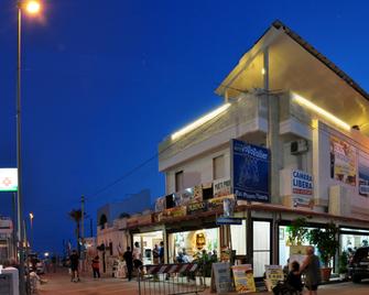 Hotel Ristorante Pizzeria Le Voilier - Salve - Building