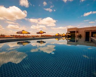 The Twizt - Lifestyle Hostel - Siem Reap - Pool