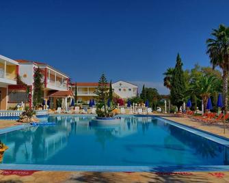 Ikaros hotel - Laganas - Pool