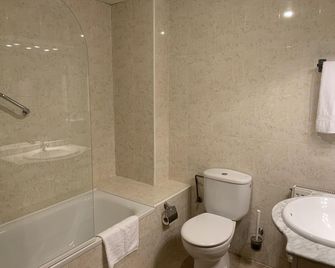 Raquel's - Habitacions I Apartaments Turístics - - Sant Pere Pescador - Baño