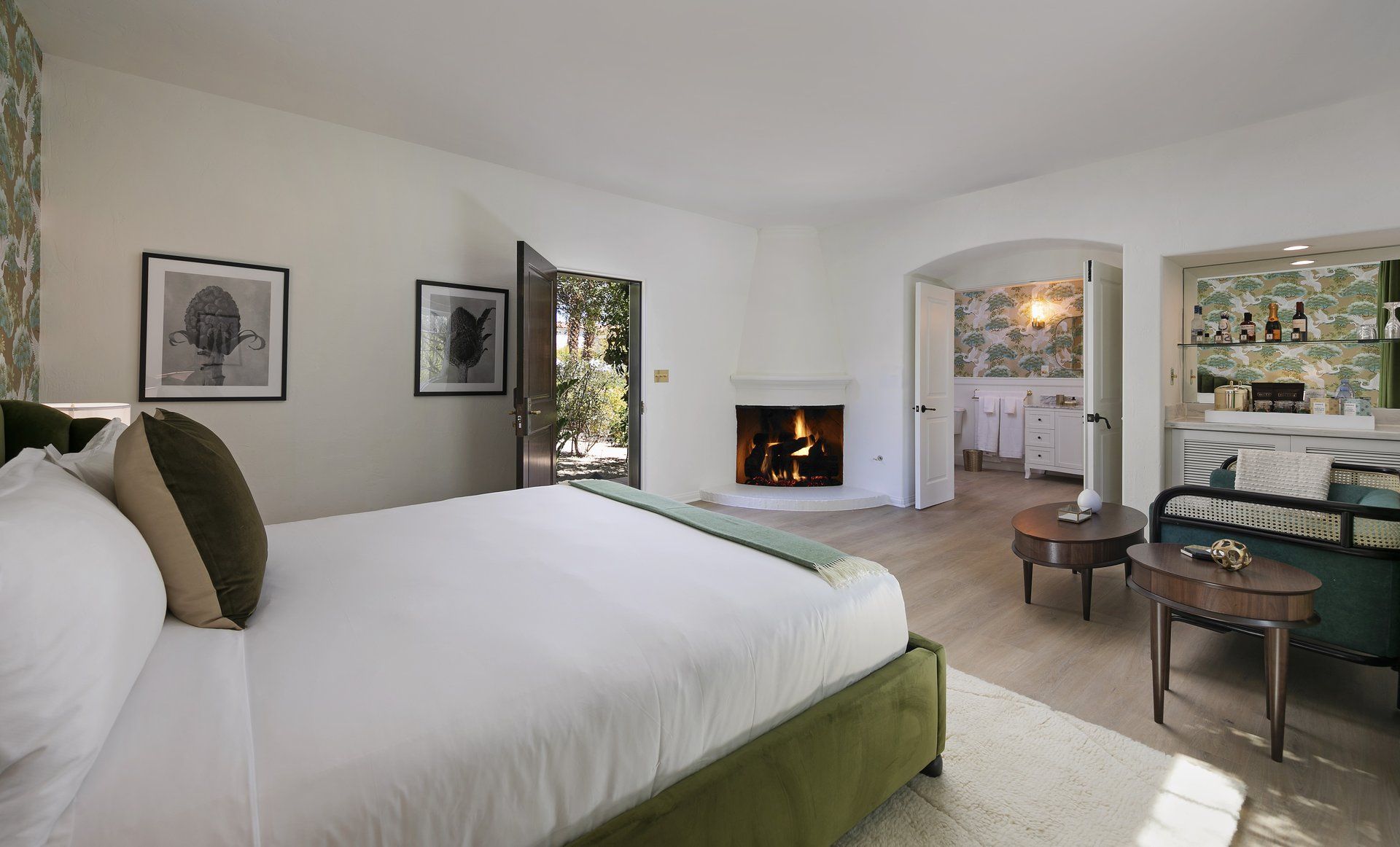 Bedroom view of The Colony Palms Hotel and Bungalows - Adults Only