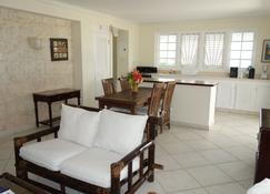 Inchcape Seaside Villas - Silver Sands - Living room