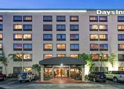 Days Inn by Wyndham Fort Lauderdale Hollywood/Airport South - Hollywood - Toà nhà