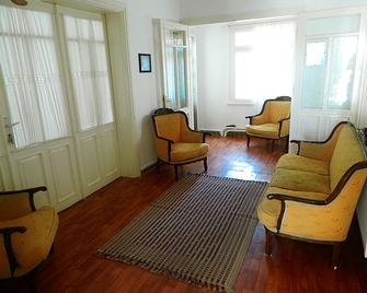 Mavi Pansiyon - אייבאליק - לובי