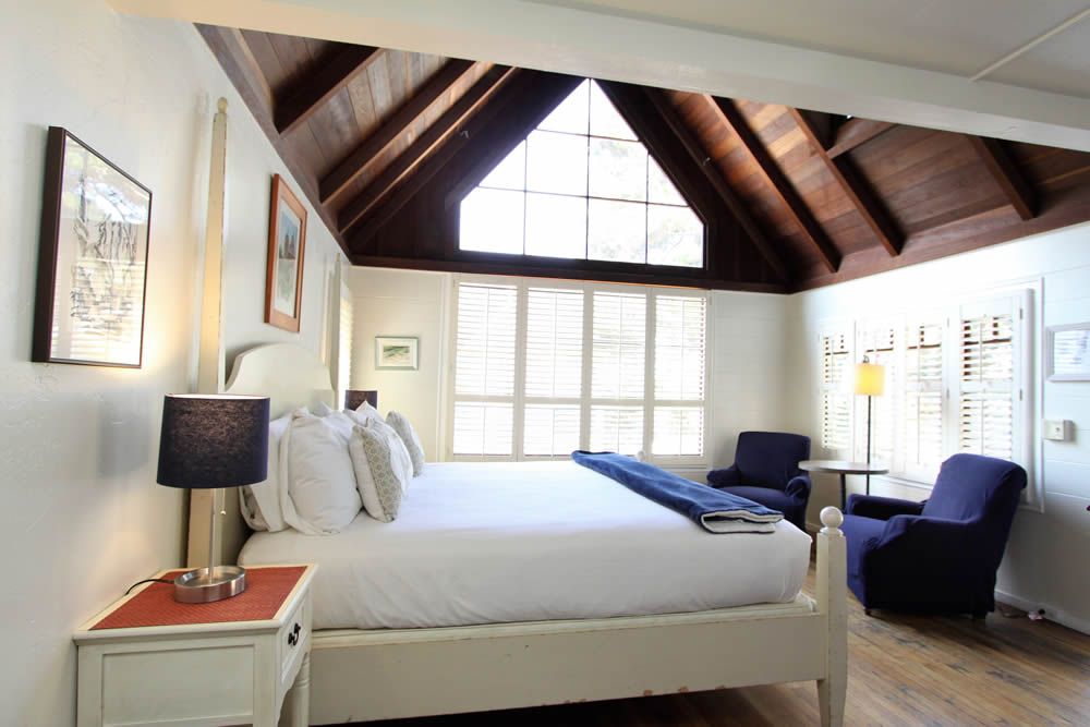 Lamp Lighter Inn and Sunset Suites - כרמל ביי דה סי - חדר שינה