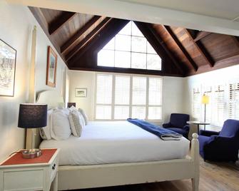 Lamp Lighter Inn and Sunset Suites - Carmel-by-the-Sea - Quarto