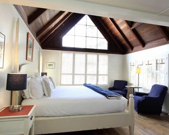 Lamp Lighter Inn and Sunset Suites - Carmel-by-the-Sea - Schlafzimmer