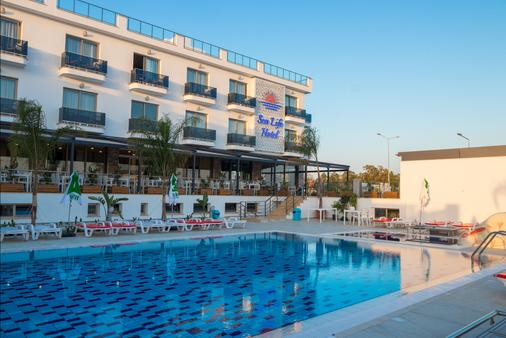 Sea Life Hotel - Tríkomo - Building