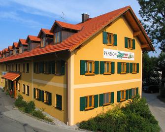Hotel Garni Jagermo - Grasbrunn - Building