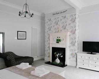 Court Colman Manor - Bridgend - Living room
