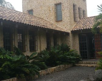 Castillo Tambor Resort & Restaurant - Cobano - Vista del exterior