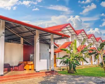 Rivonway Hotel Polonnaruwa - Giritale - Building