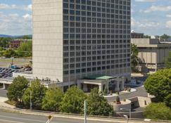 Red Lion Hotel Hartford - Hartford - Building