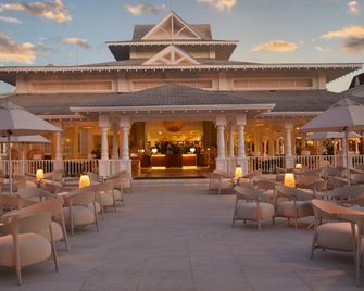 Bahia Principe Luxury Esmeralda - פונטה קאנה - פטיו