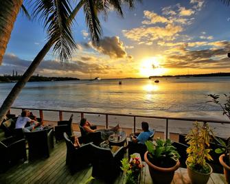 호텔 쿠 뷔니 - 파인즈섬 - 레스토랑