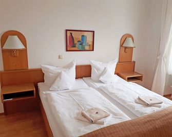 Gästehaus Reisinger - Straubing - Bedroom