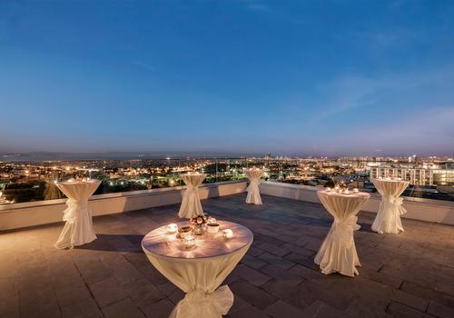 Doubletree By Hilton Istanbul Topkapi 26 7 8 Istanbul Hotel Deals Reviews Kayak