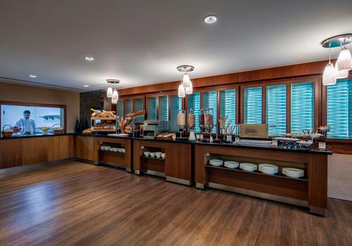 Doubletree By Hilton Istanbul Topkapi 26 7 8 Istanbul Hotel Deals Reviews Kayak