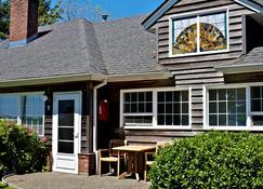 Ecola Creek Lodge - Cannon Beach - Building