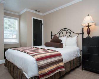 Ecola Creek Lodge - Cannon Beach - Bedroom