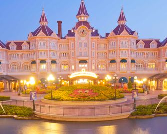 Disneyland Hotel - Chessy - Bâtiment