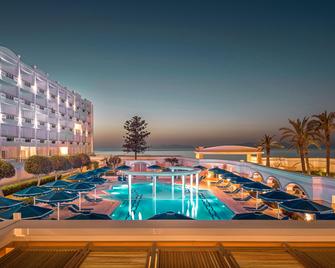 米茨斯格蘭德式酒店 - Rhodes (羅得斯公園) - 羅德鎮 - 游泳池