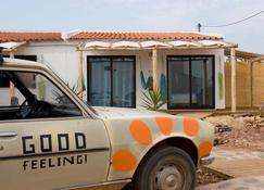 Good Feeling Hostel & Guesthouse - Vila do Bispo - Building