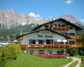 Hotel Villa Nevada - Cortina d'Ampezzo - Building