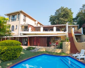 Fairway Guest Lodge - Margate - Building