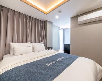 Paju Gugu Hotel - Paju - Habitación