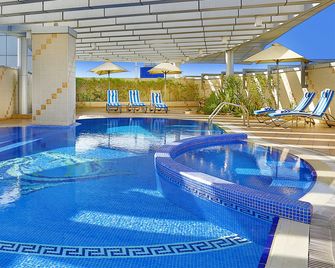 DoubleTree by Hilton Dubai Port Saeed - Dubai - Pool