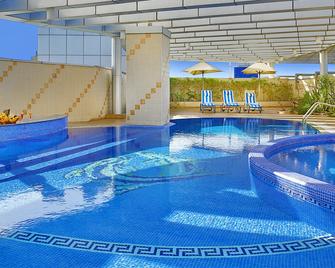 فندق سيتي سيزنس دبي - دبي - حوض السباحة