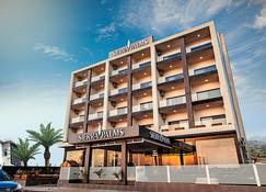 Sierra Palms Resort - Freetown - Gebouw