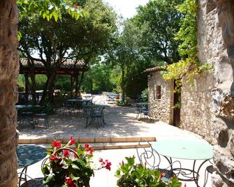 Hôtel Mas de l'Espaïre - Les Vans - Outdoor view