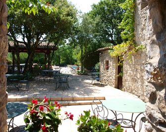 Hôtel Mas de l'Espaïre - Les Vans - Vista del exterior